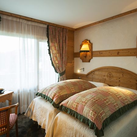 Chalet-Hôtel Neige et Roc, The Originals Relais  Samoëns Buitenkant foto