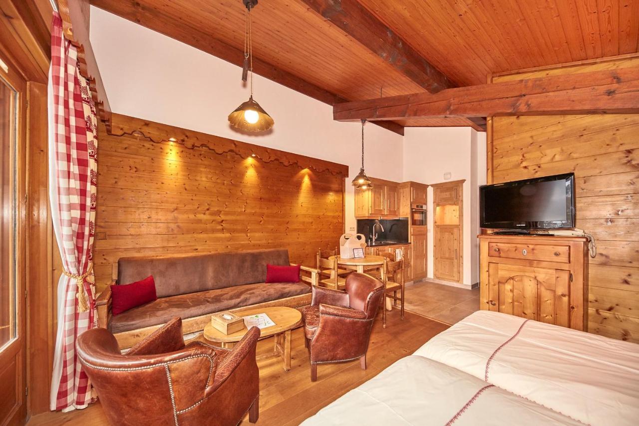 Chalet-Hôtel Neige et Roc, The Originals Relais  Samoëns Buitenkant foto