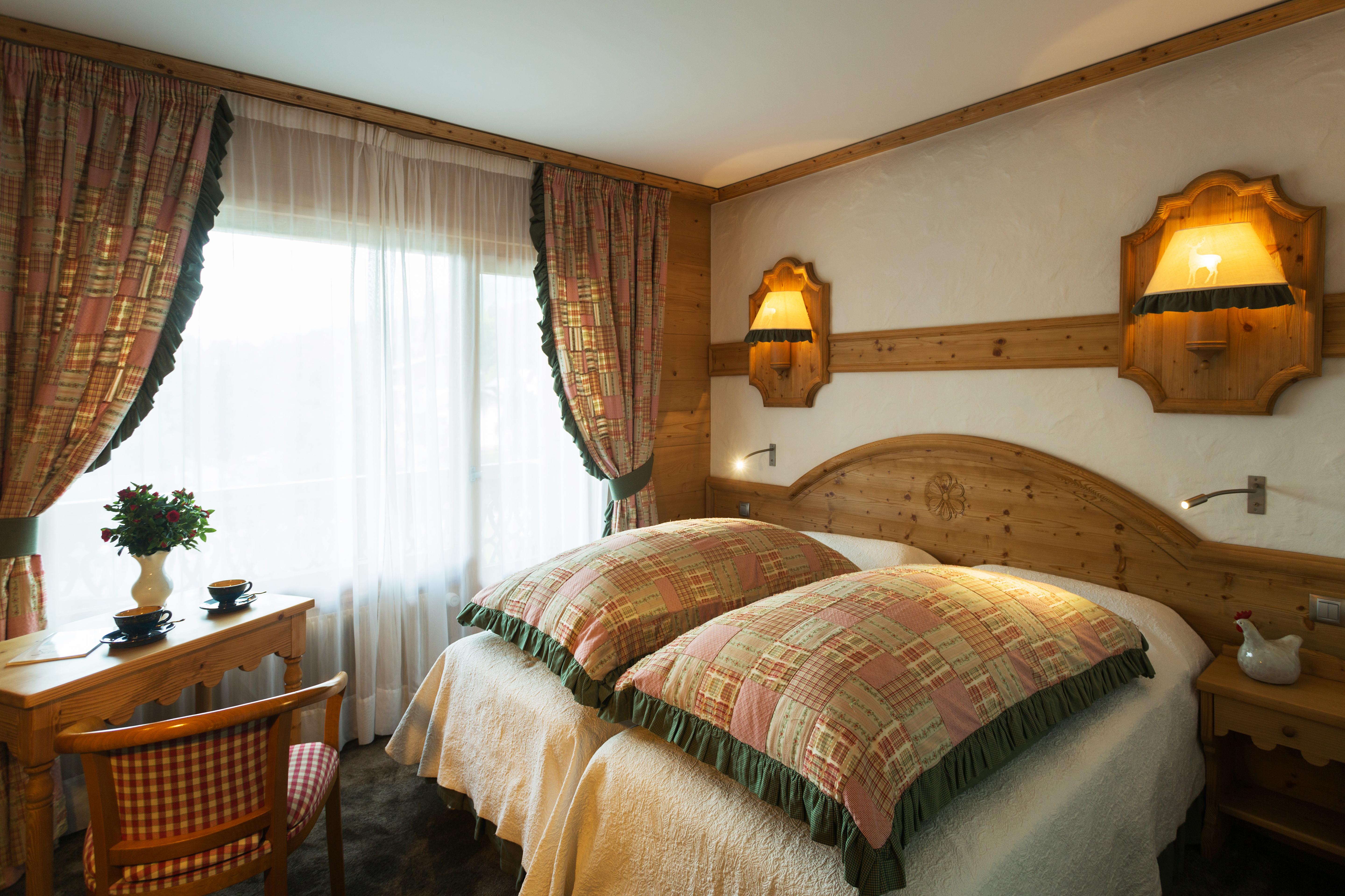 Chalet-Hôtel Neige et Roc, The Originals Relais  Samoëns Buitenkant foto