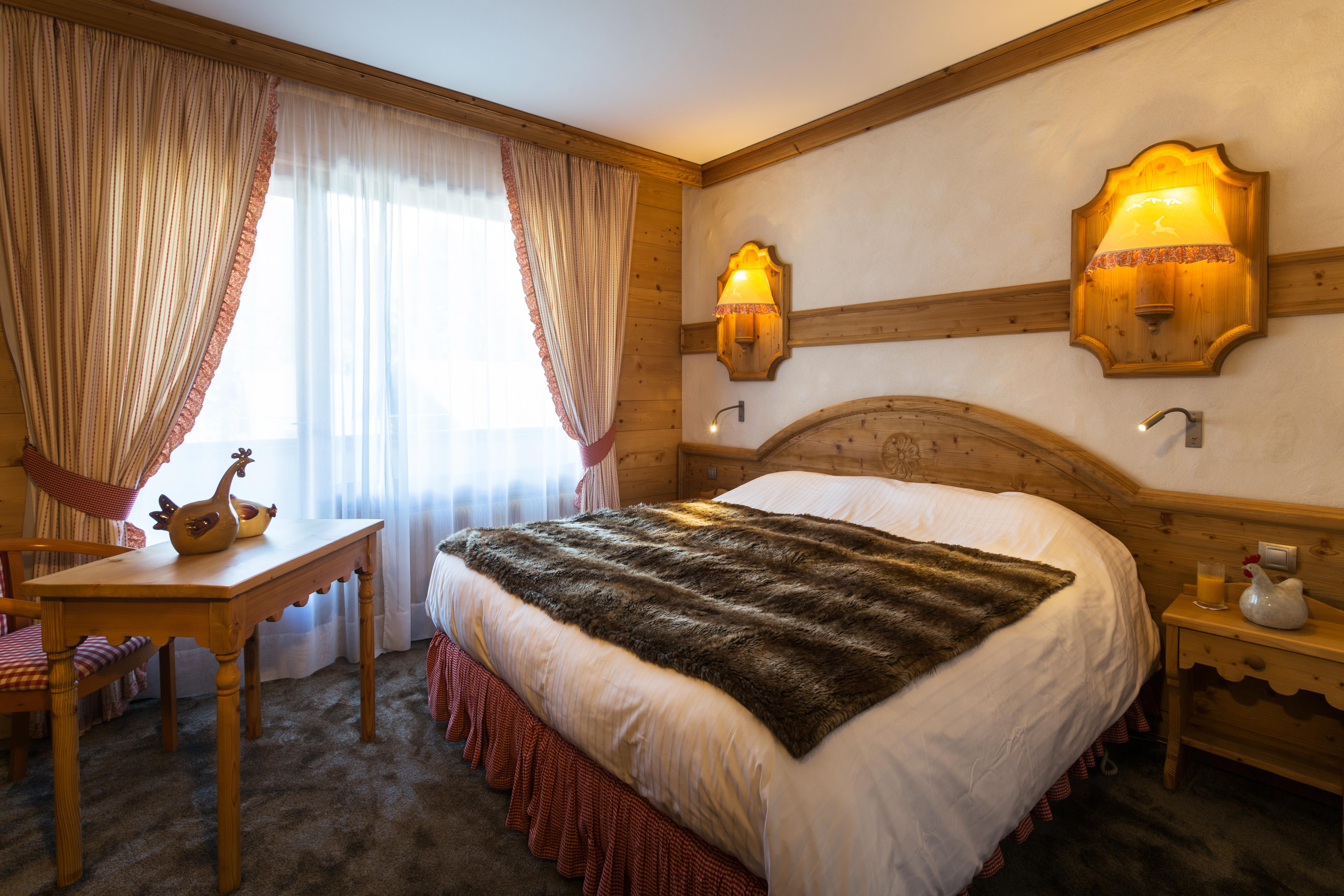 Chalet-Hôtel Neige et Roc, The Originals Relais  Samoëns Buitenkant foto