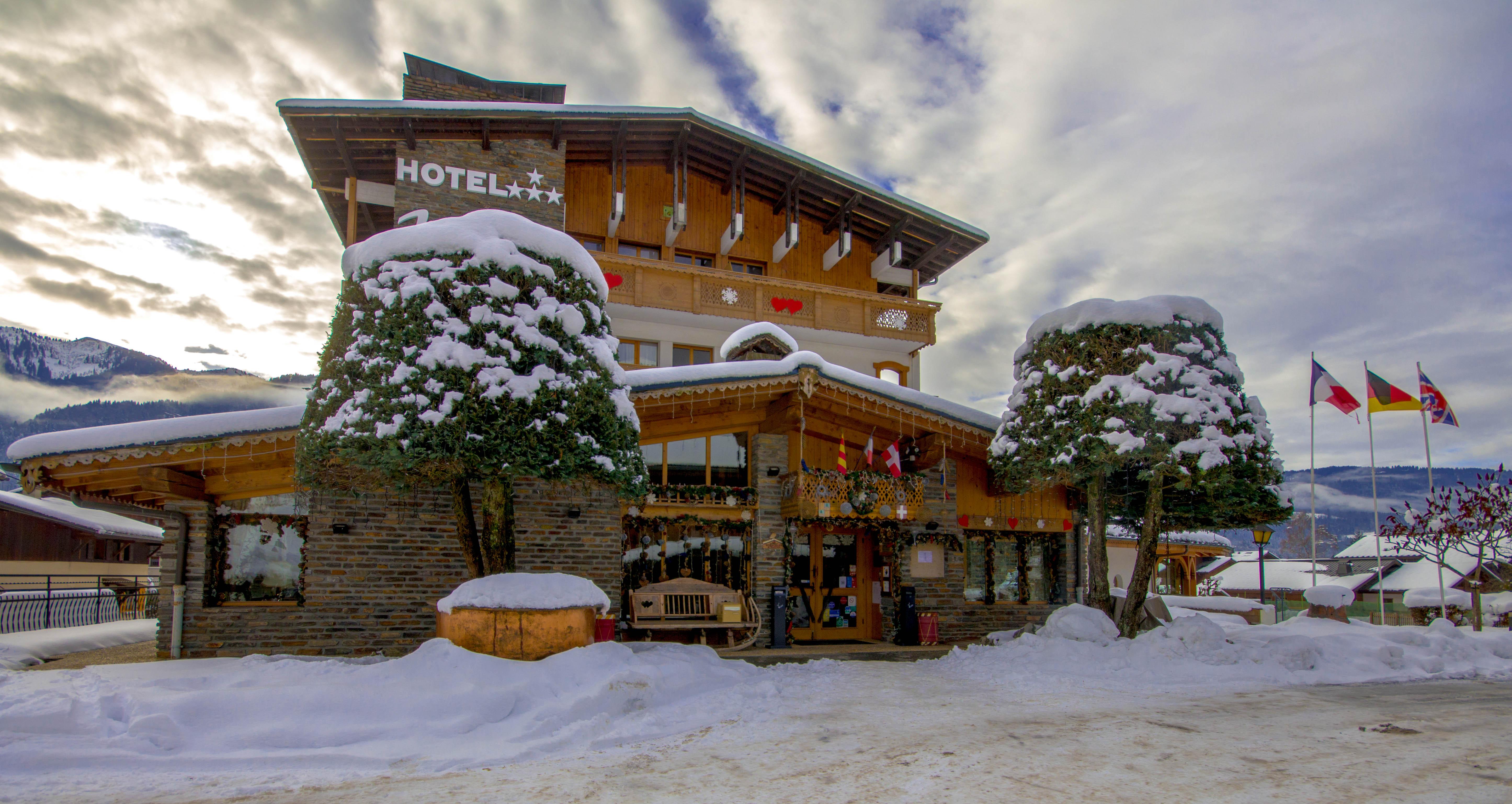 Chalet-Hôtel Neige et Roc, The Originals Relais  Samoëns Buitenkant foto