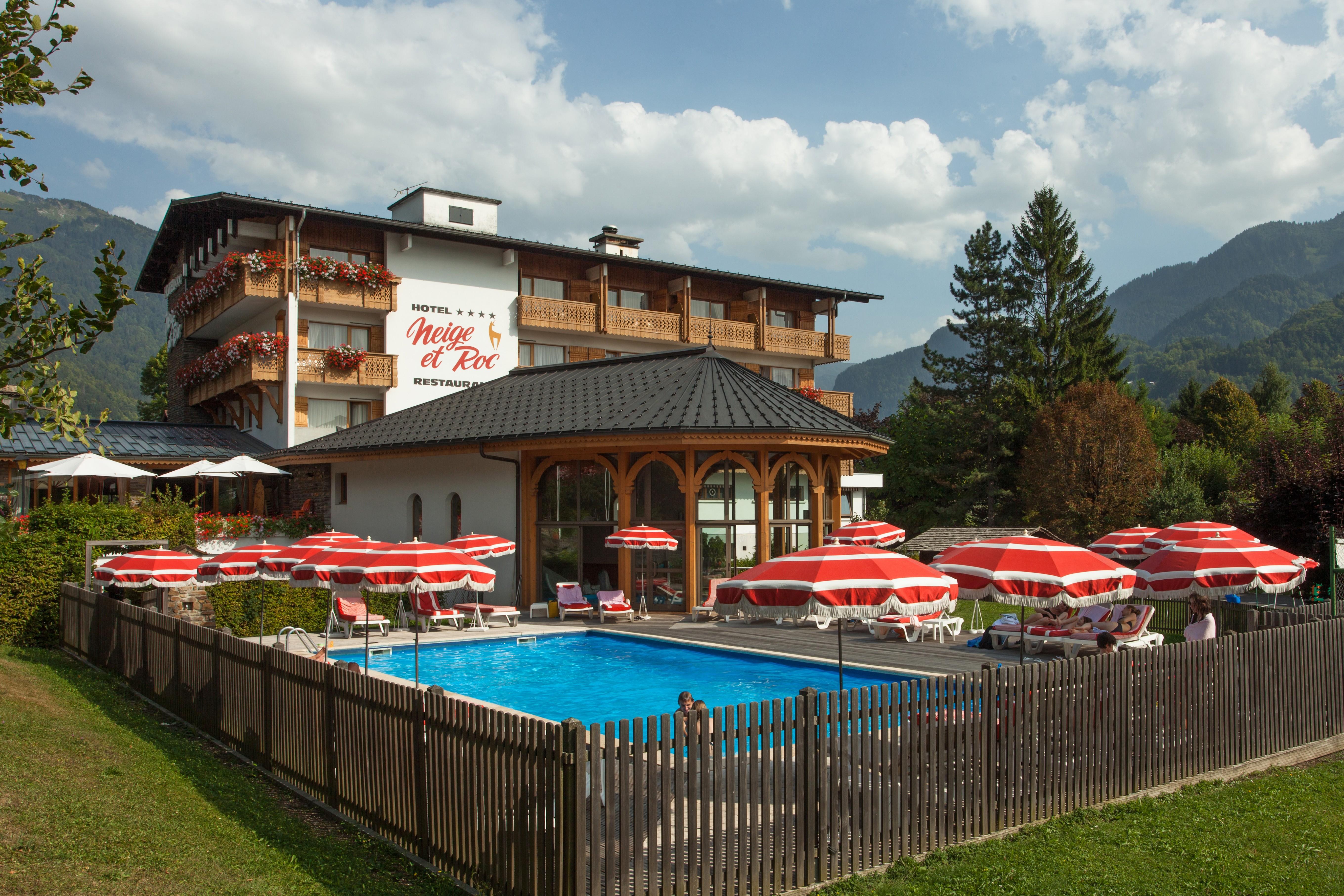 Chalet-Hôtel Neige et Roc, The Originals Relais  Samoëns Buitenkant foto
