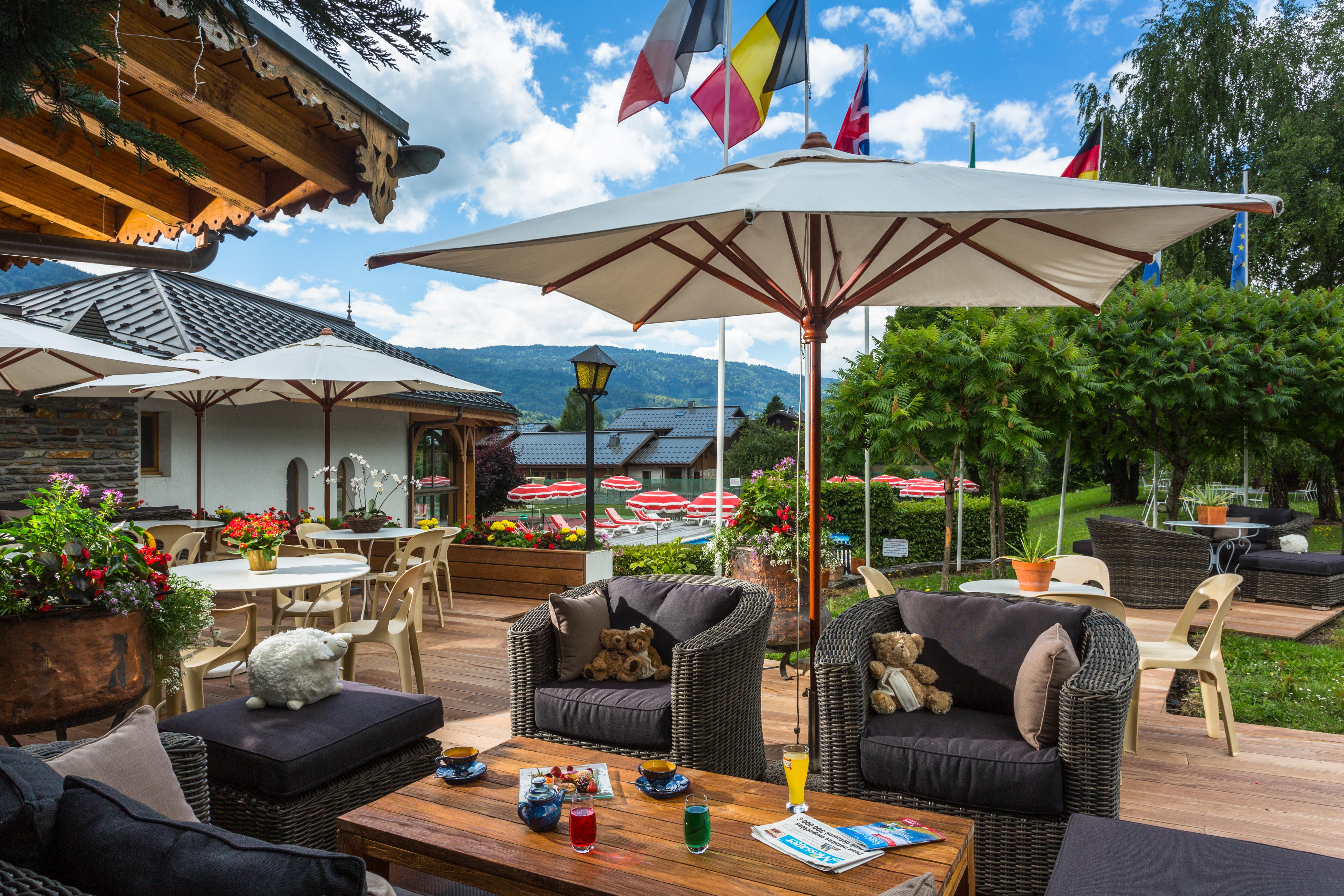 Chalet-Hôtel Neige et Roc, The Originals Relais  Samoëns Buitenkant foto