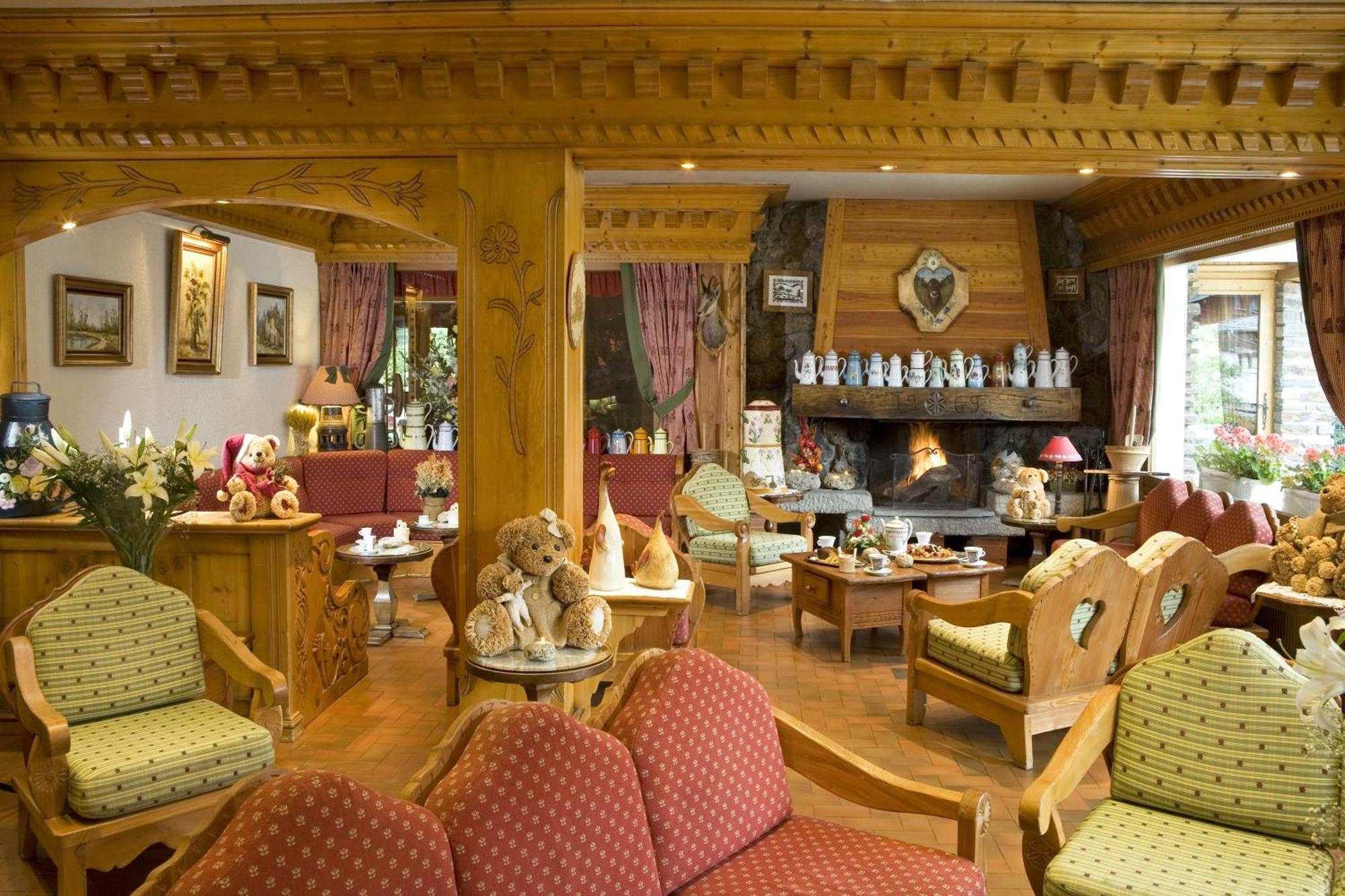 Chalet-Hôtel Neige et Roc, The Originals Relais  Samoëns Buitenkant foto