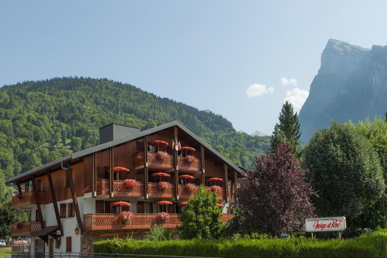 Chalet-Hôtel Neige et Roc, The Originals Relais  Samoëns Buitenkant foto
